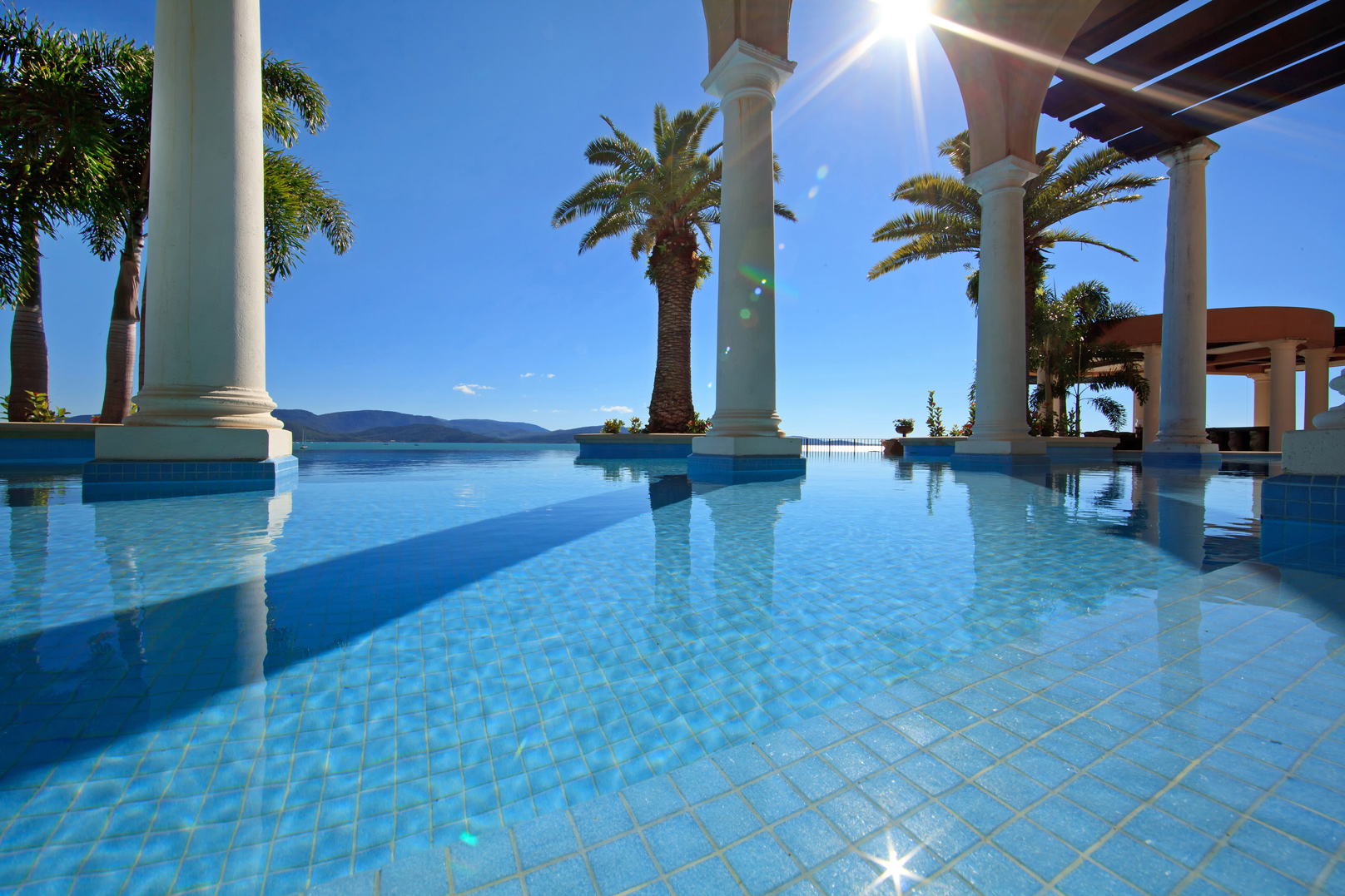 Qantas Travel Insider reviews the spectacular Villa Del Mare